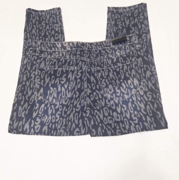 Revolution by Revolt Capri Jeans Size 9 NWT - Picture 2 of 6